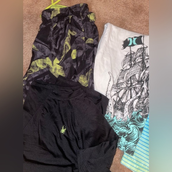 Boys Hurley and Spyder Lot - Picture 2 of 4